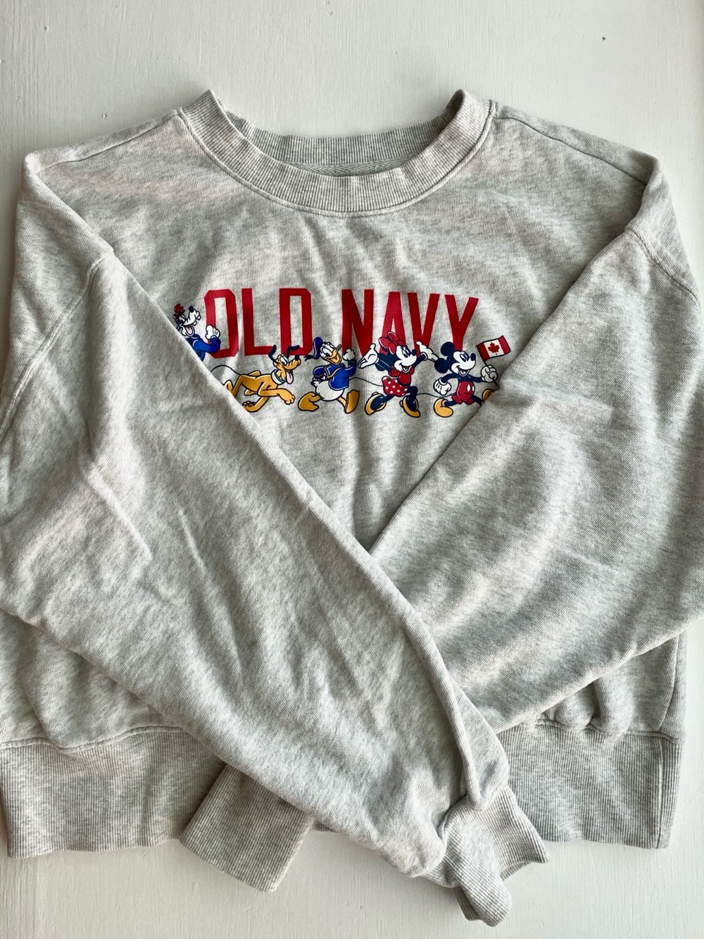 *LIKE NEW* Old Navy Cotton-Blend Disney Mickey Canada 🇨🇦 Crewneck Sweatshirt